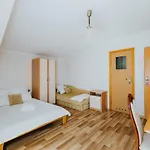 Karol Konukevi 3*